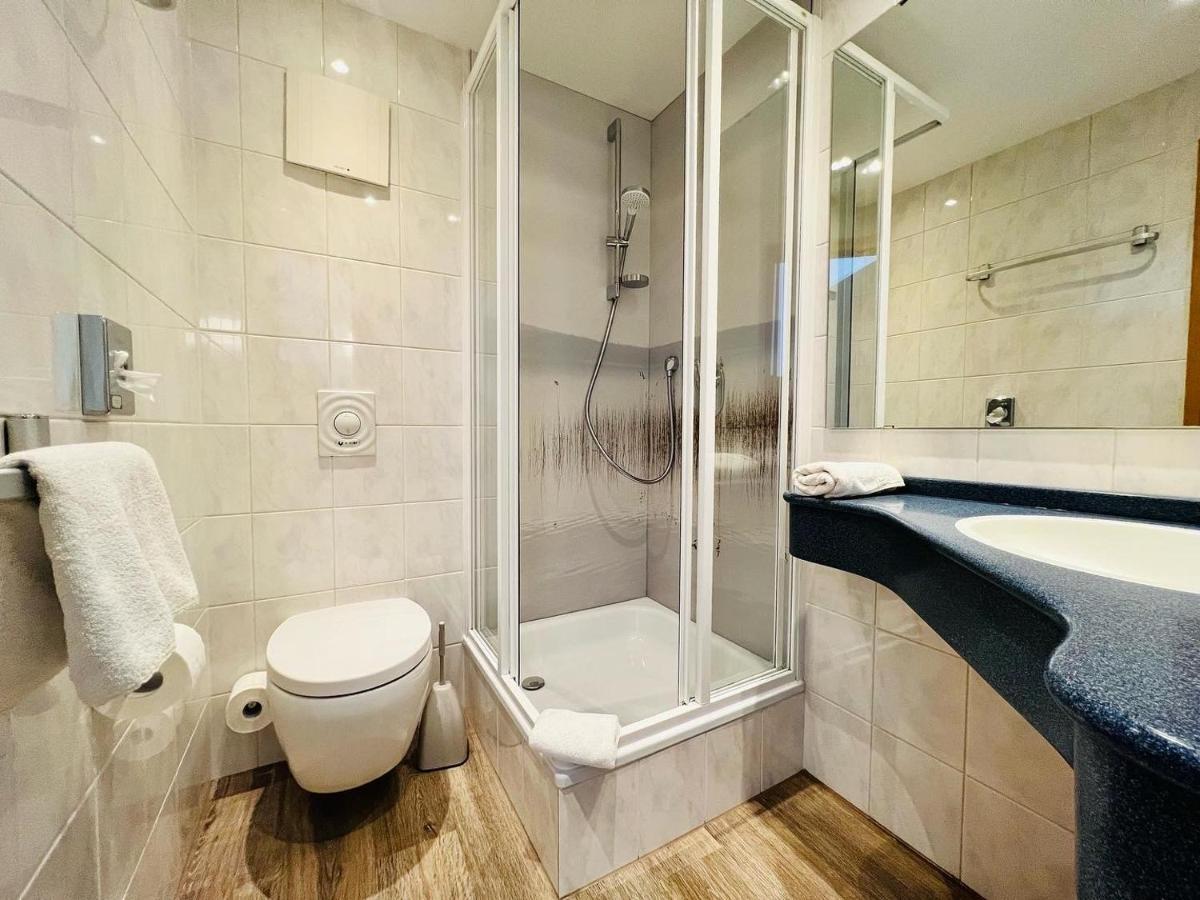 Lexow - Hotel An De Havenkant Тённинг Экстерьер фото